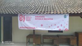 Pemkal Ngipak Pasang Baner HUT ke-81 RI: Wujudkan Semangat Indonesia Berdaulat, Adil dan Makmur